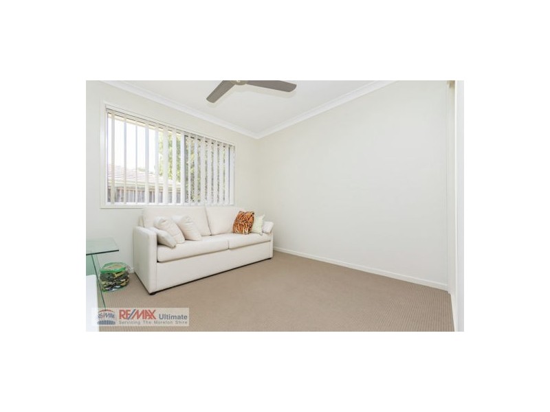 17 Adam Street, Beachmere QLD 4510