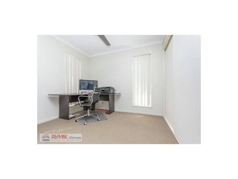 17 Adam Street, Beachmere QLD 4510