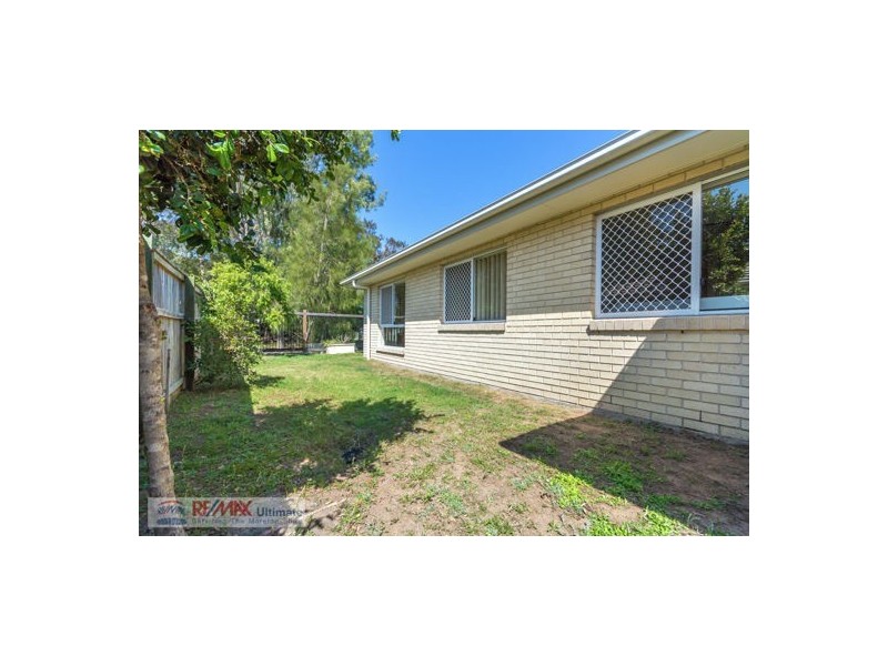 17 Adam Street, Beachmere QLD 4510