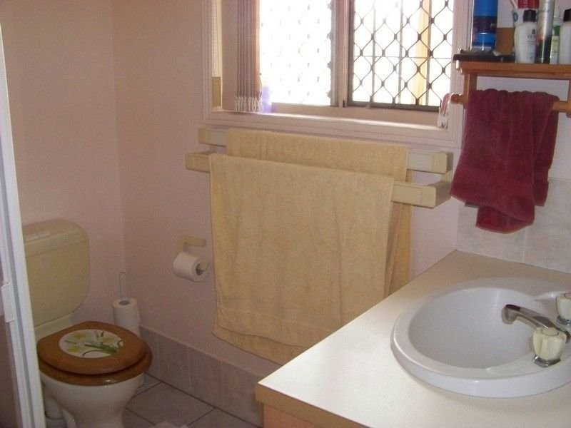 4 Riverpark Ct, Bellmere QLD 4510