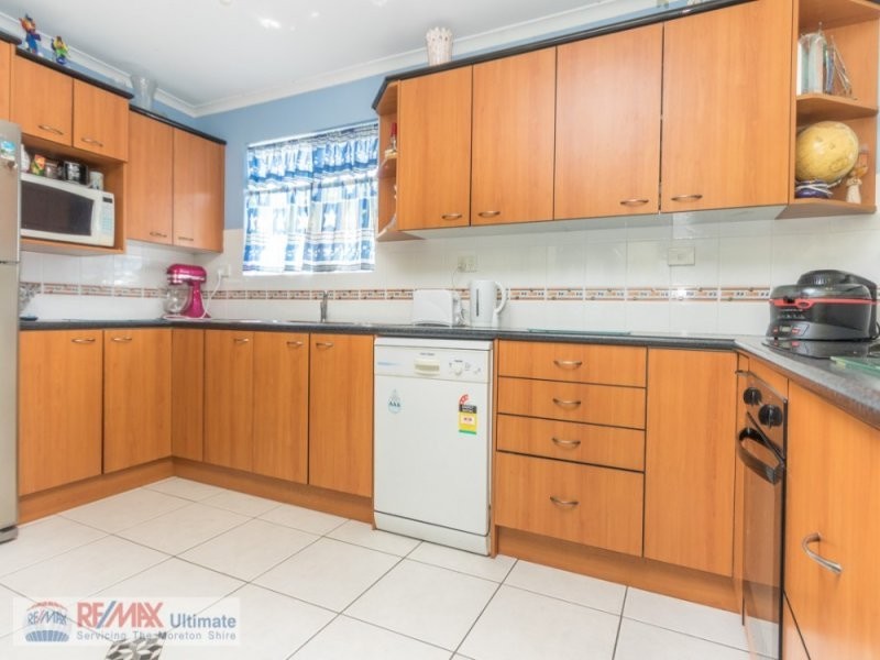 20 Porpoise Pde, Deception Bay QLD 4508