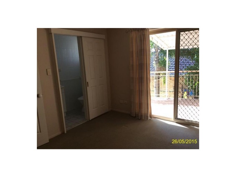 2/5 Clark Terrace, Sandstone Point QLD 4511