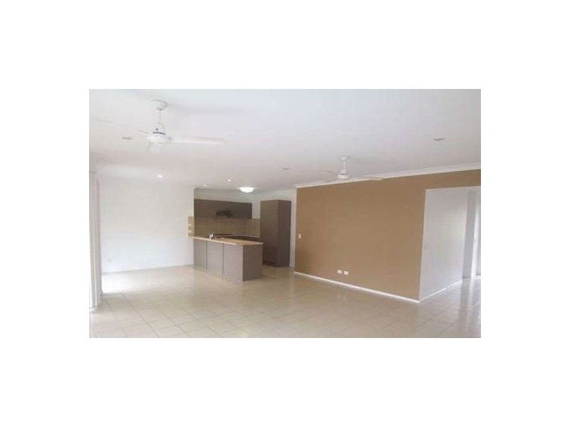 20 Myora Place, Sandstone Point QLD 4511