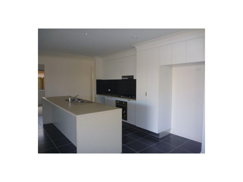 7 Swanston, Narangba QLD 4504