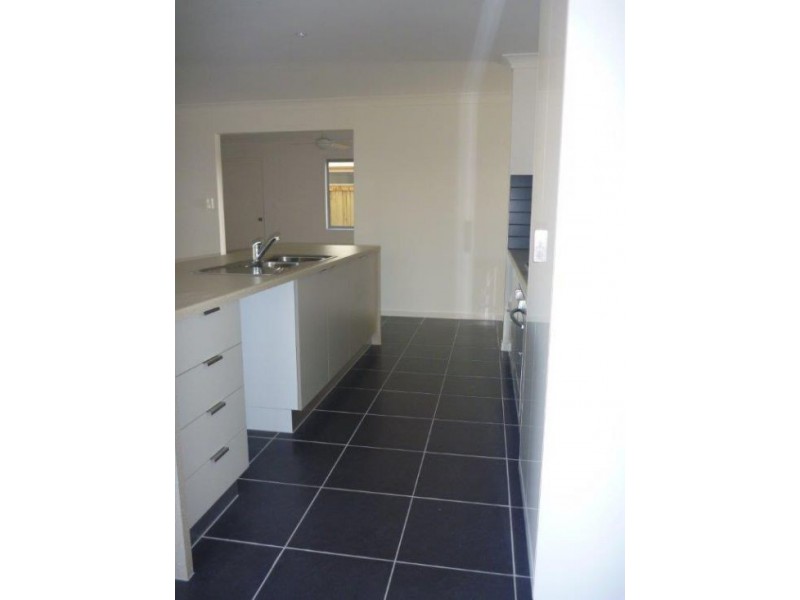 7 Swanston, Narangba QLD 4504
