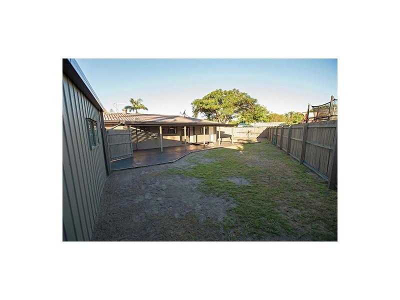 3 Kelunji Court, Beachmere QLD 4510