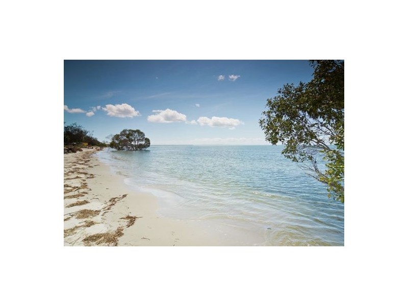 14 Bayside Drive, Beachmere QLD 4510