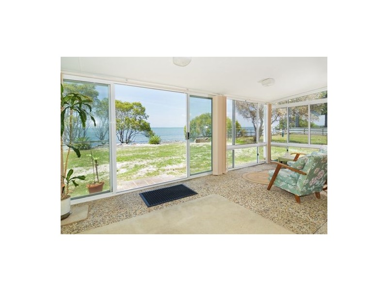 14 Bayside Drive, Beachmere QLD 4510