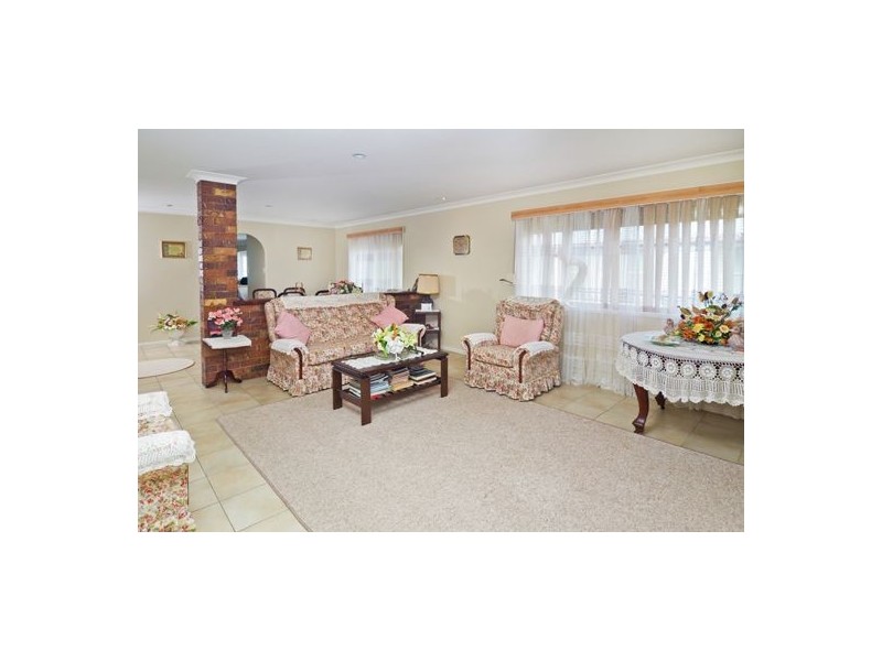 14 Bayside Drive, Beachmere QLD 4510
