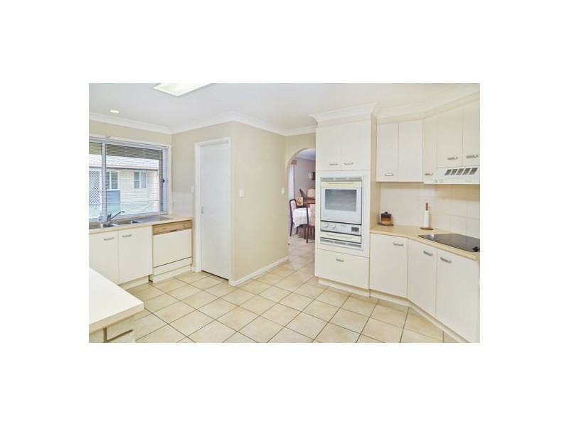 14 Bayside Drive, Beachmere QLD 4510