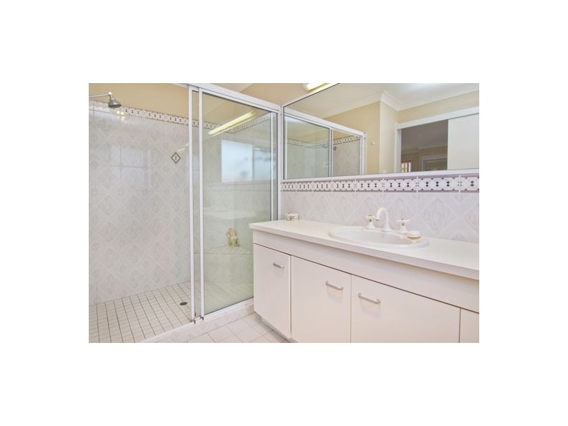 14 Bayside Drive, Beachmere QLD 4510