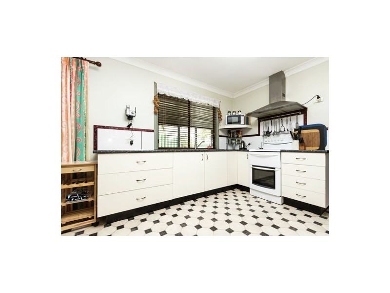 11-13 Haldane Street, Woodford QLD 4514