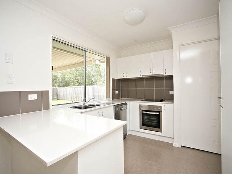 13 Dear Place, Bellmere QLD 4510