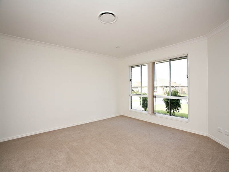 13 Dear Place, Bellmere QLD 4510