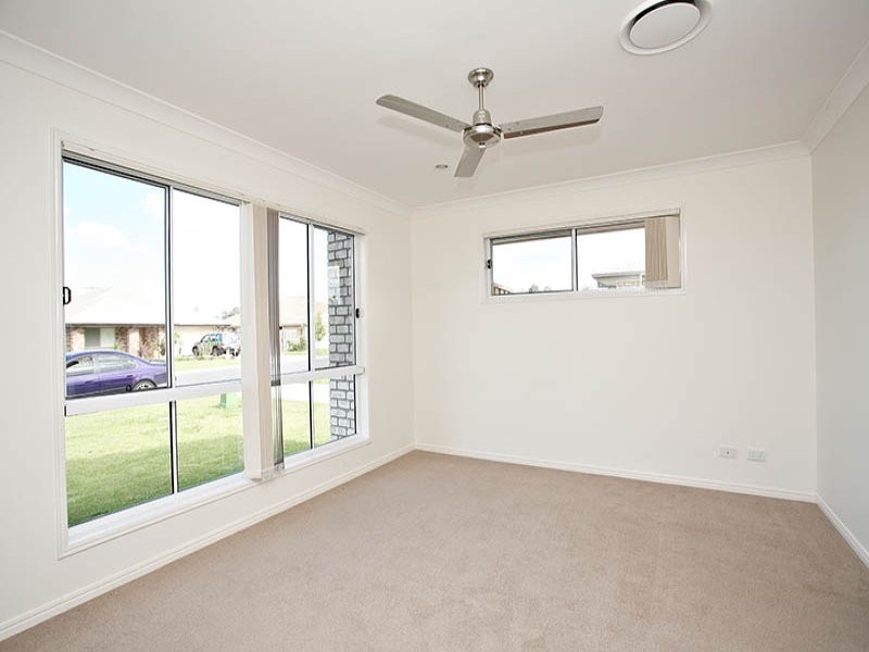 13 Dear Place, Bellmere QLD 4510