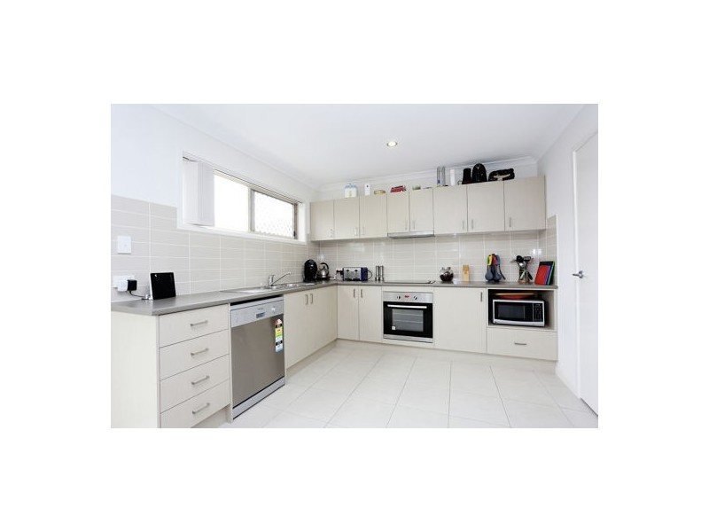 1/2 Tiara Place, Lawnton QLD 4501