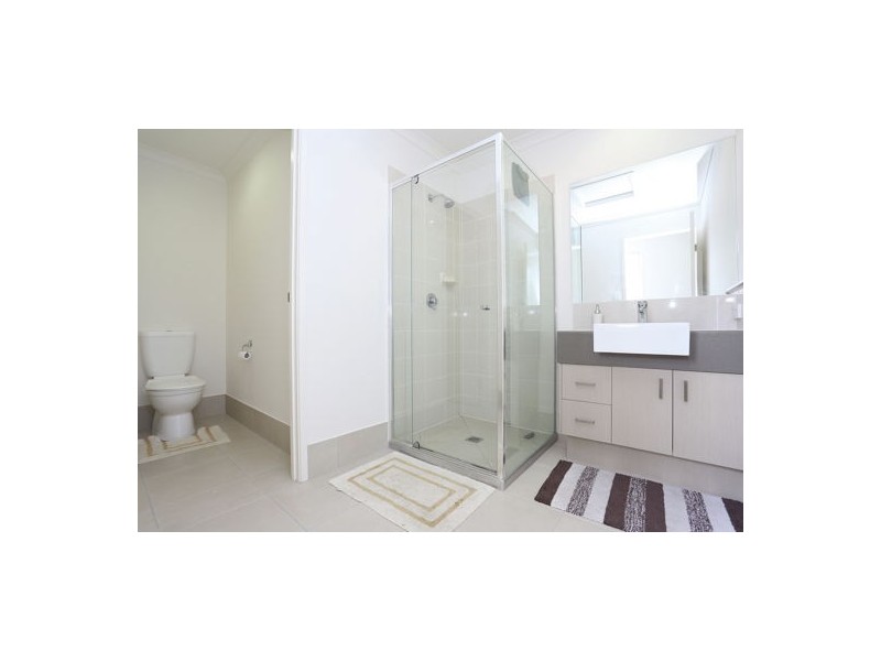 1/2 Tiara Place, Lawnton QLD 4501