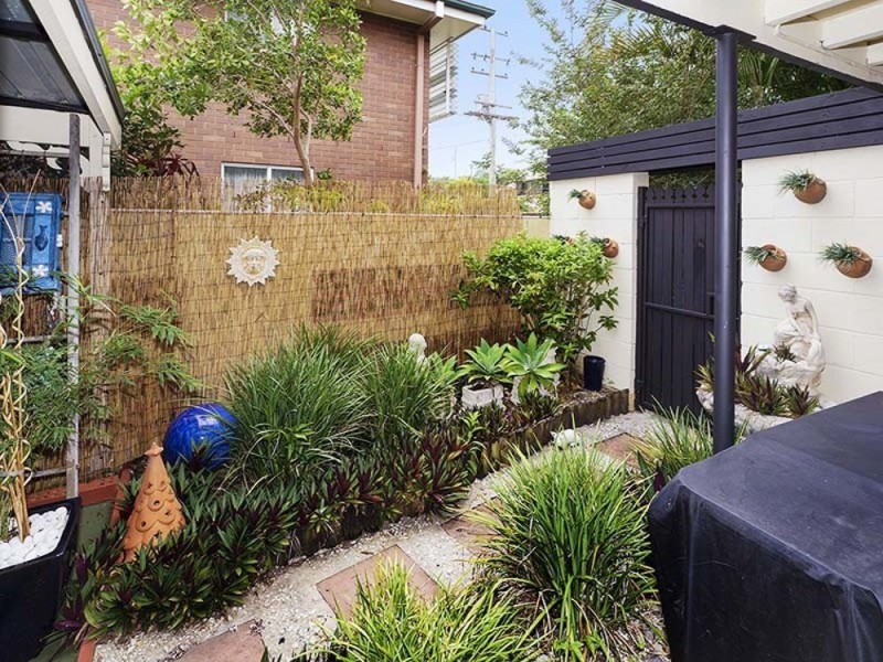 2 Camellia Street, Clontarf QLD 4019