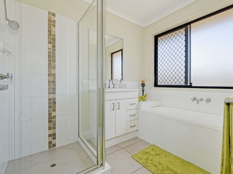 6 Hook Court, Caboolture QLD 4510