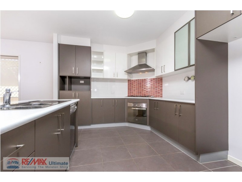 8 Holly Crescent, Griffin QLD 4503