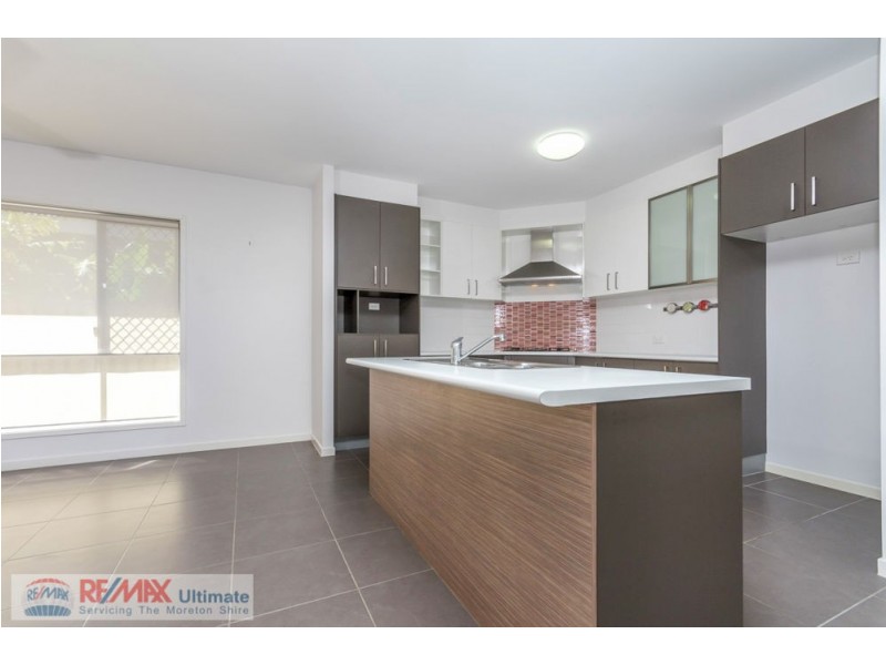 8 Holly Crescent, Griffin QLD 4503