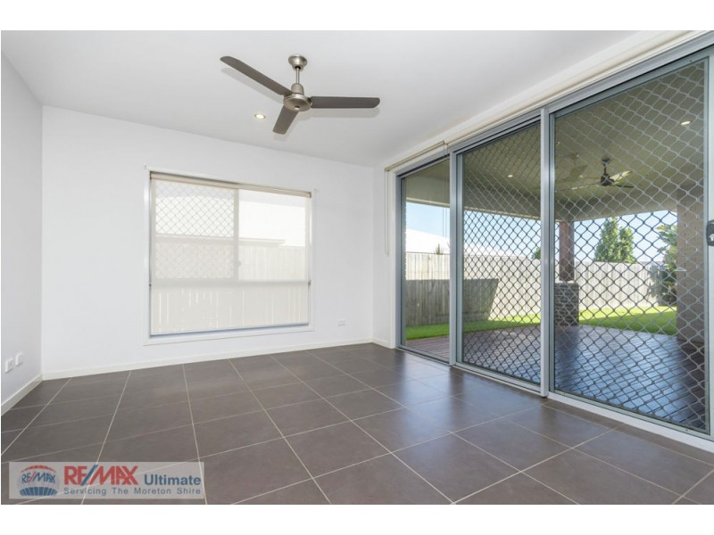 8 Holly Crescent, Griffin QLD 4503