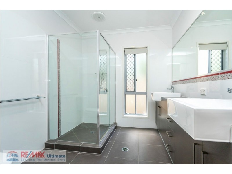 8 Holly Crescent, Griffin QLD 4503