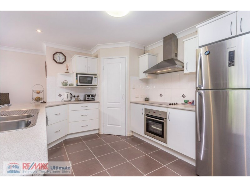 34 Lookout Place, Narangba QLD 4504