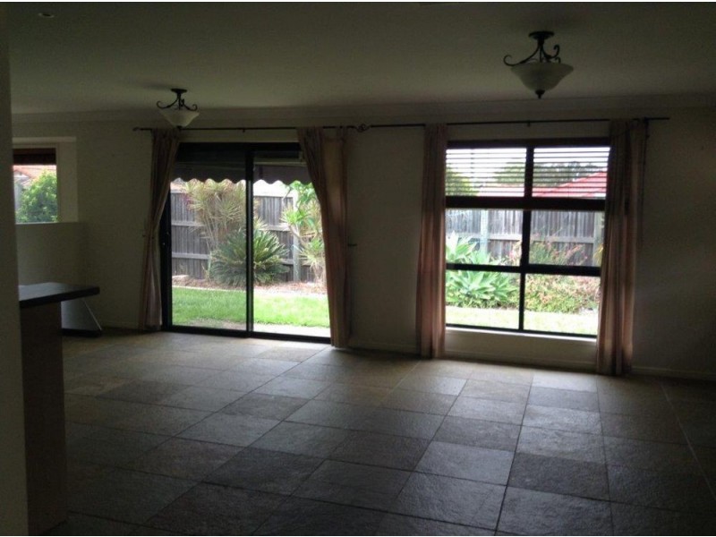 1 Cashmere Street, Rothwell QLD 4022