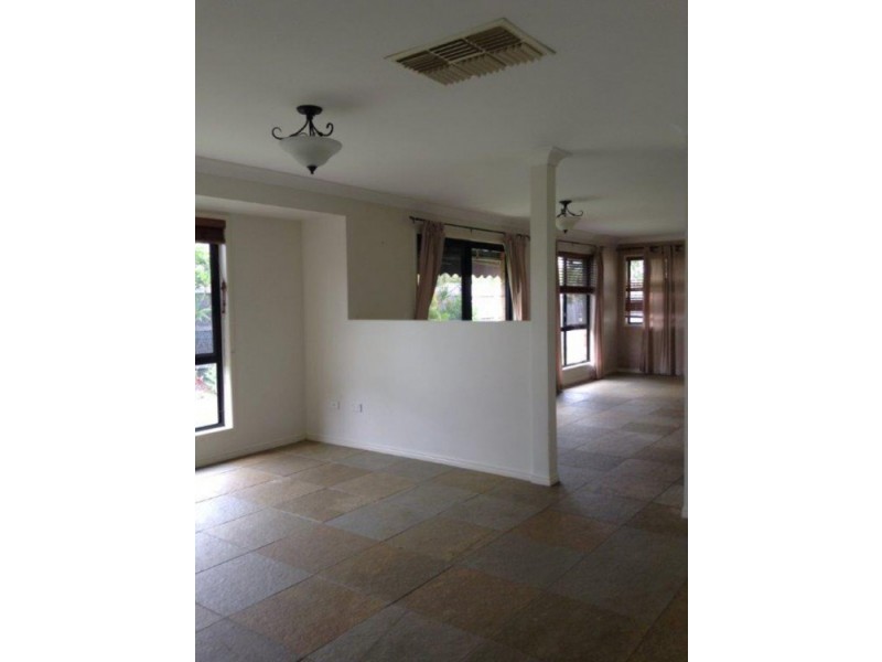 1 Cashmere Street, Rothwell QLD 4022