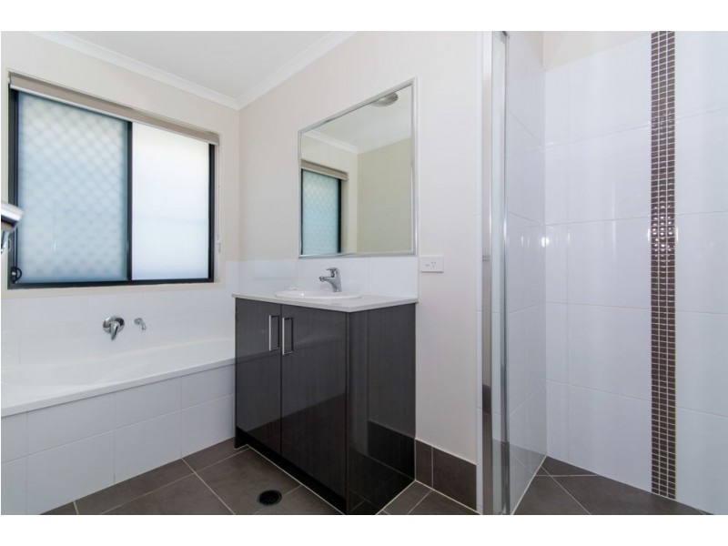 42 Lennon Boulevard, Narangba QLD 4504