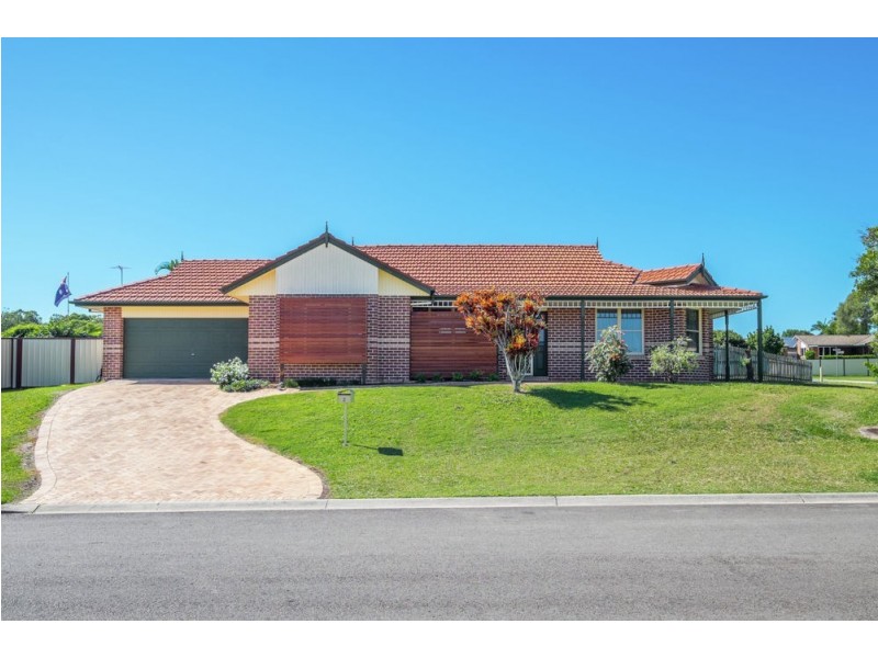 2 Trent Court, Sandstone Point QLD 4511