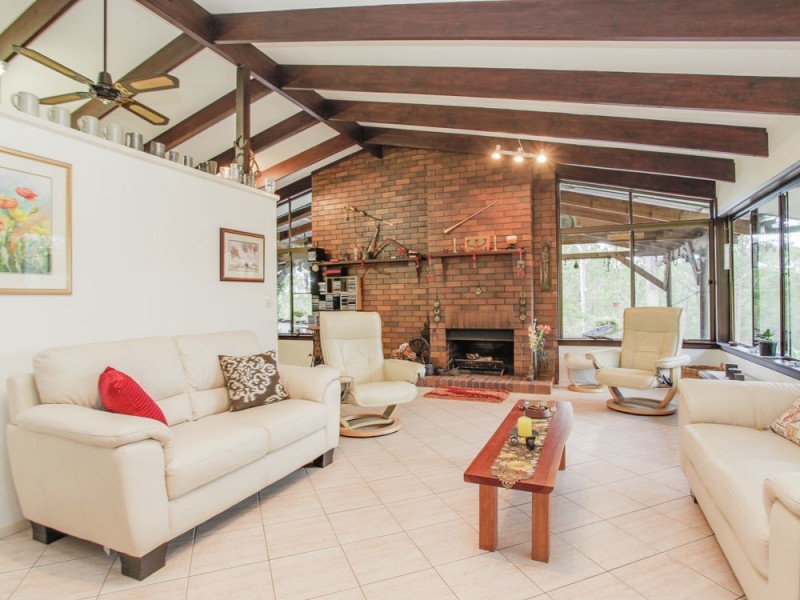 32 Collins Street, Moorina QLD 4506
