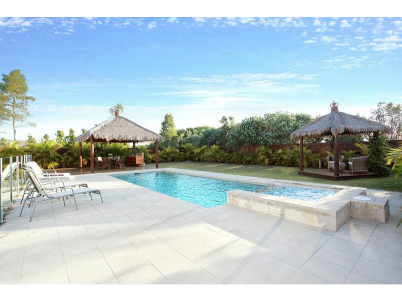 3 Dewdrop Place, Ningi QLD 4511