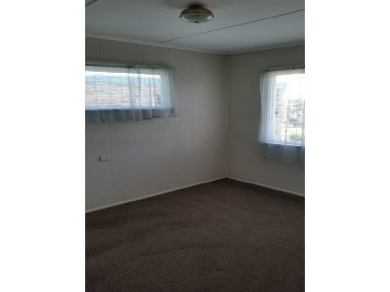 4 Lebanon Street, Brighton QLD 4017