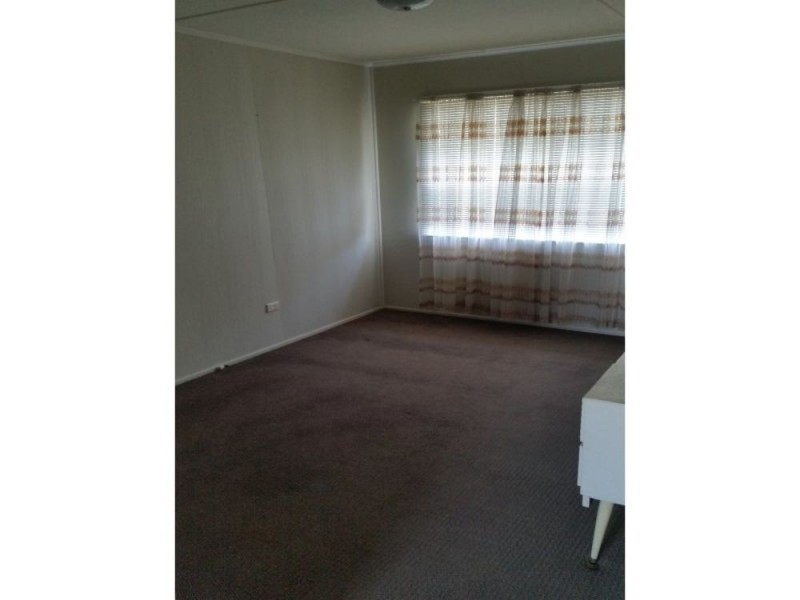 4 Lebanon Street, Brighton QLD 4017