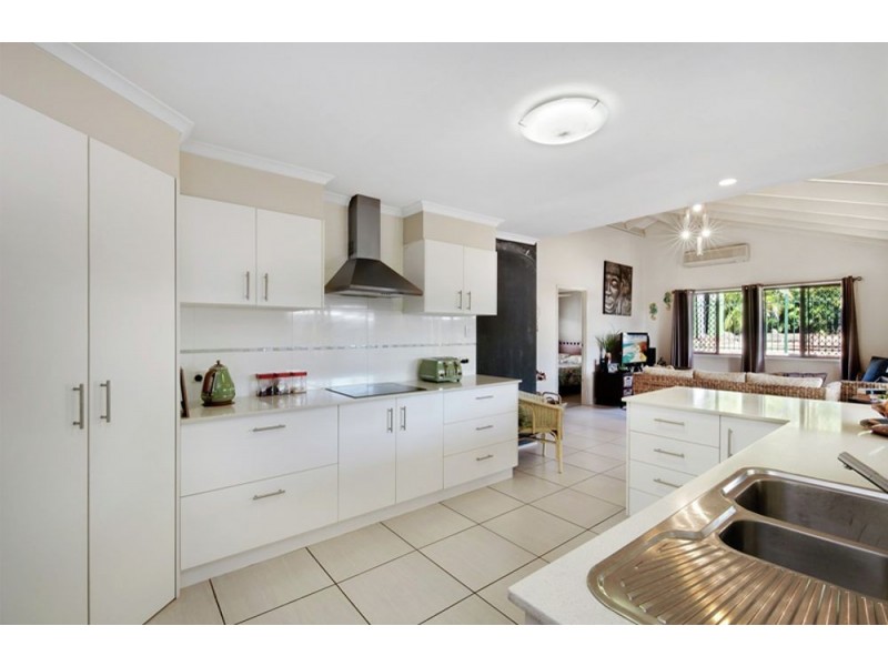 3 Pamphlett Street, Rothwell QLD 4022