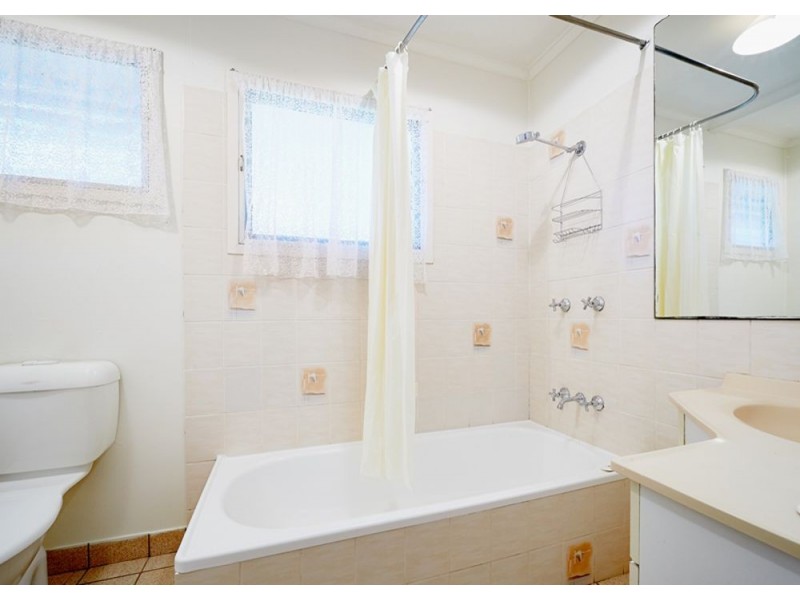 8 Foley Street, Lawnton QLD 4501