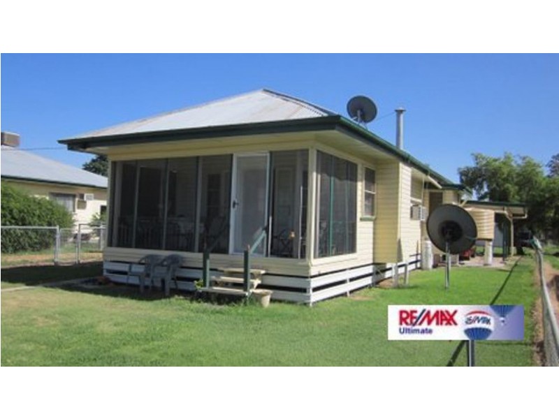 10 Moore Street, Dirranbandi QLD 4486