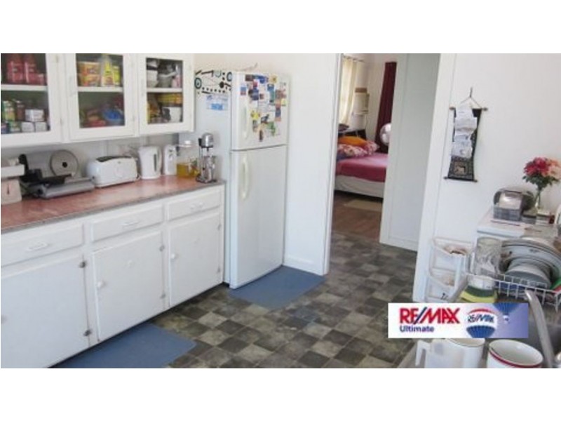 10 Moore Street, Dirranbandi QLD 4486