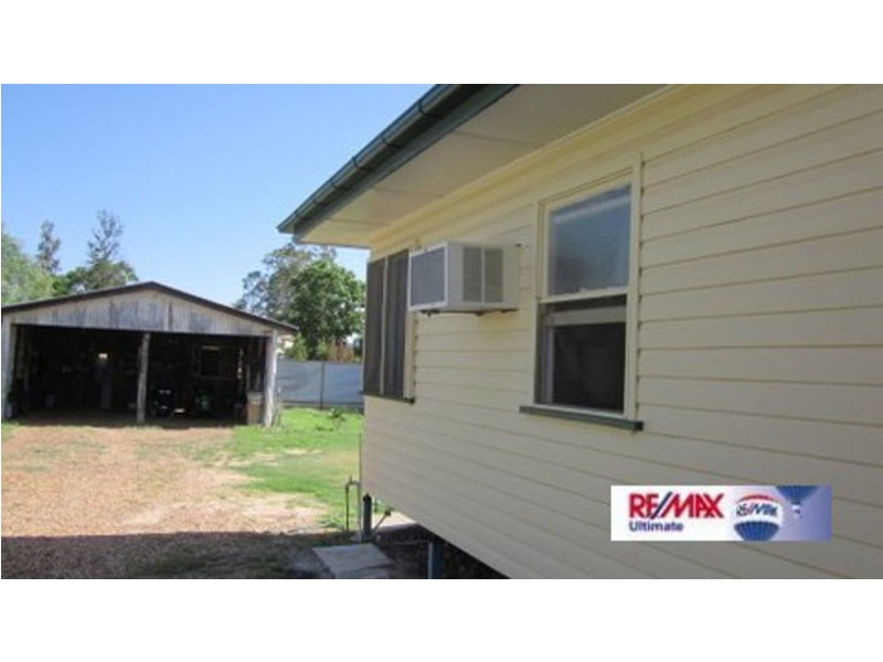 10 Moore Street, Dirranbandi QLD 4486