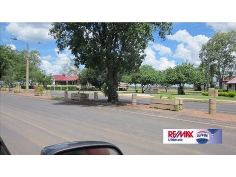 10 Moore Street, Dirranbandi QLD 4486