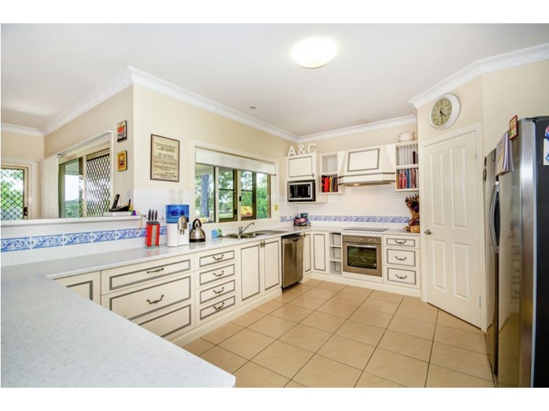 115 Hall Road, Elimbah QLD 4516