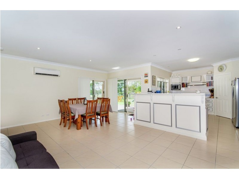 115 Hall Road, Elimbah QLD 4516