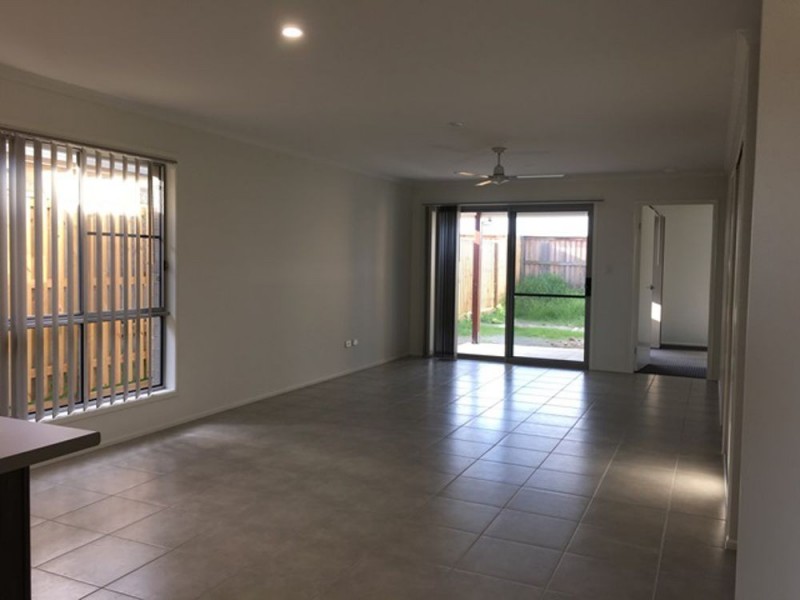 37 Grainger Cct, Burpengary QLD 4505