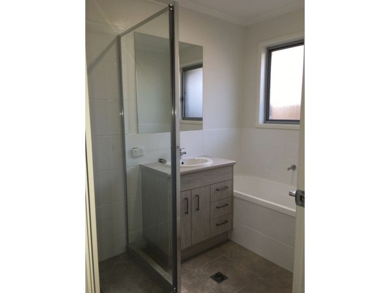 37 Grainger Cct, Burpengary QLD 4505