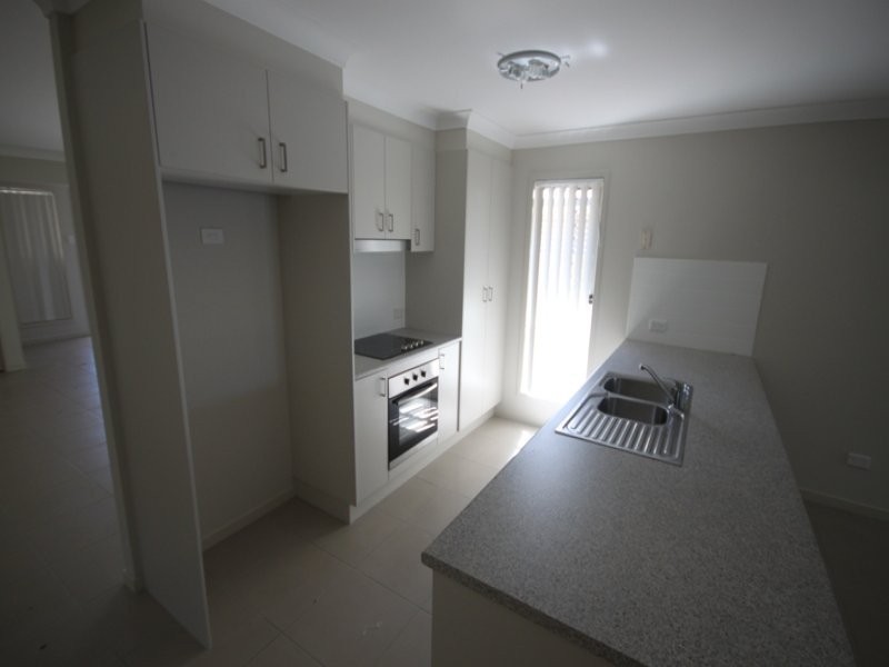 13 Jones Street, Rothwell QLD 4022