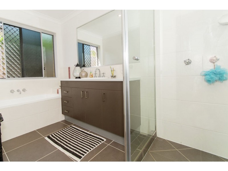 15 Stirling Esplanade, Griffin QLD 4503