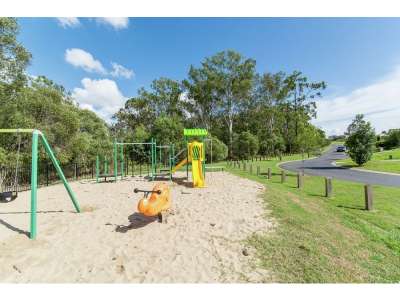 15 Stirling Esplanade, Griffin QLD 4503