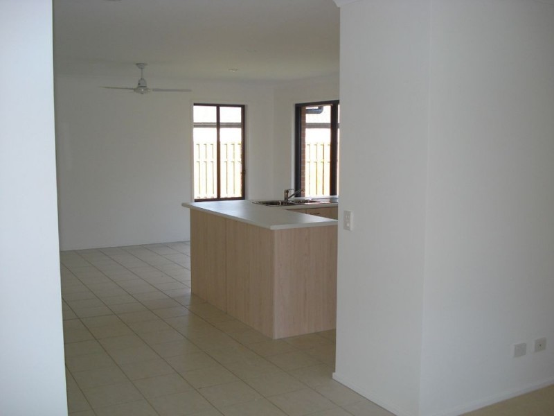 25 Pitkin Ave, Bellmere QLD 4510